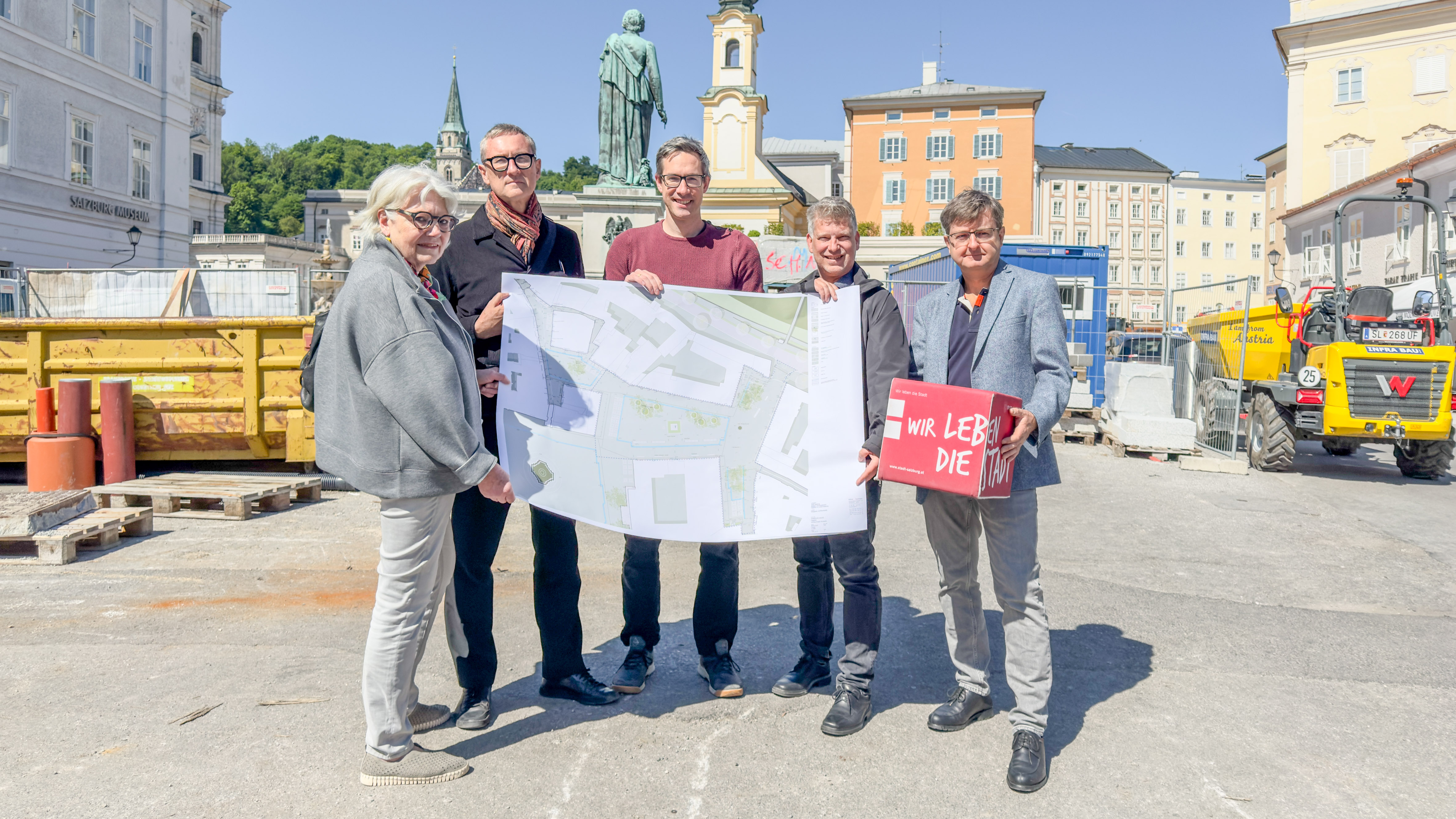 Zwei Baumgruppen mit jeweils drei Bäumen sind am Mozartplatz vorgesehen.