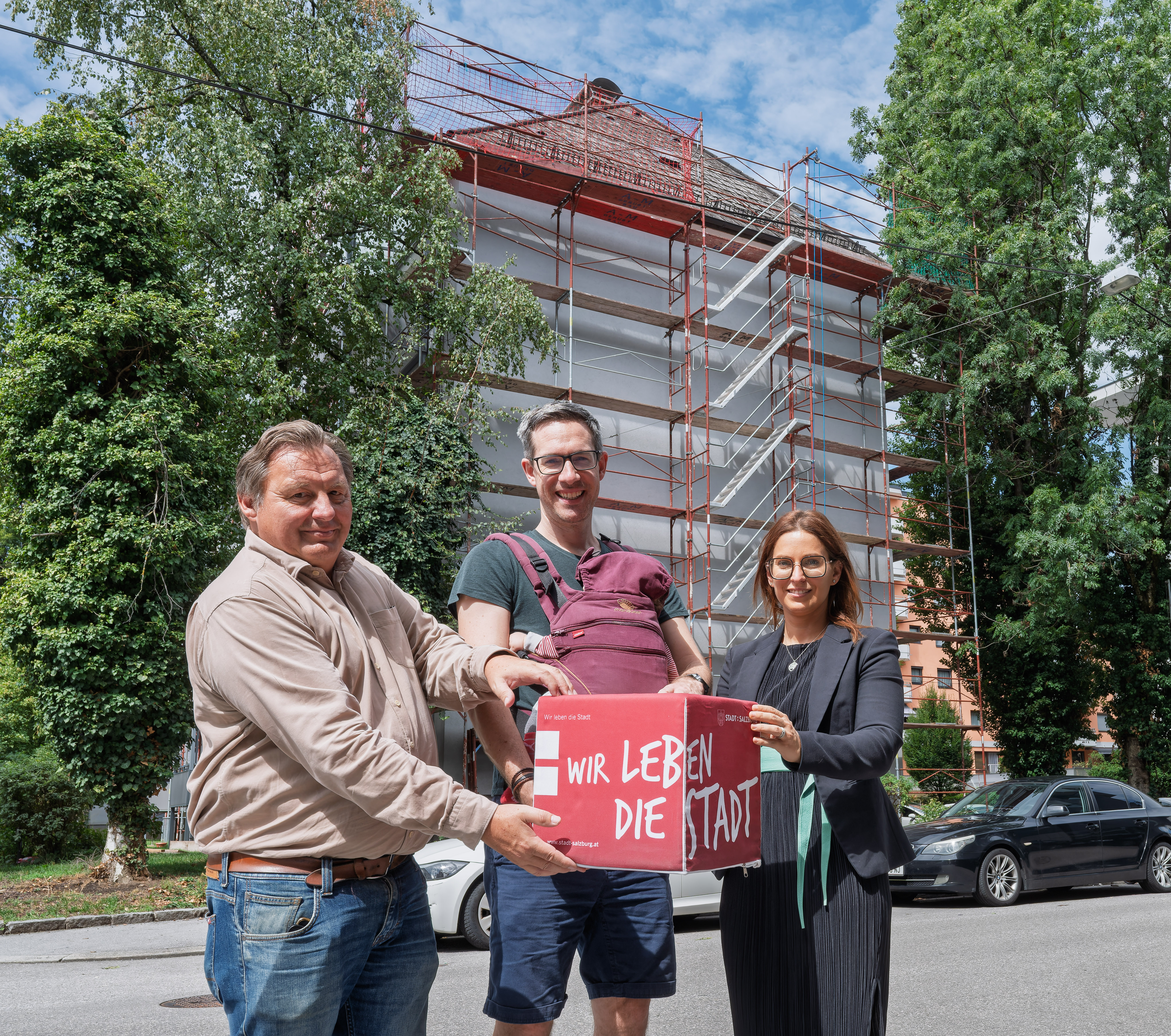 Dachsanierung der Wohnanlage in der Leonhard-von-Keutschach-Straße gestartet