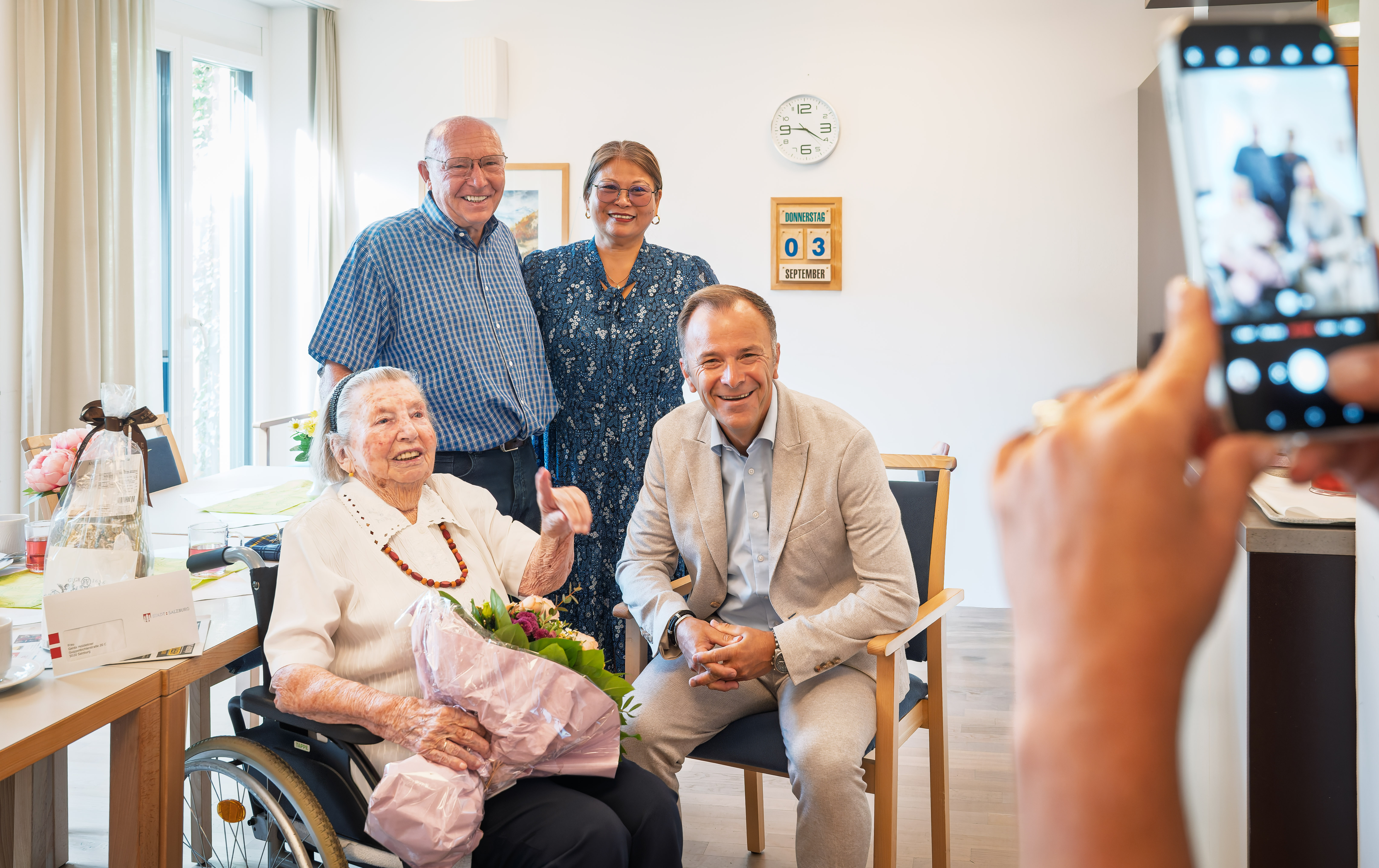 Glückwünsche zum 105. Geburtstag