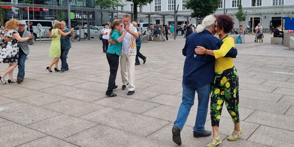 Tango zum Kennenlernen. Kommen Sie vorbei und machen Sie mit!