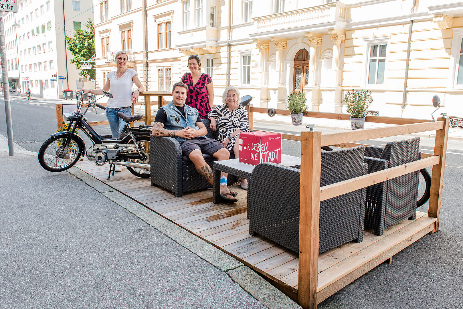 Parklet in der Paris-Lodron-Straße