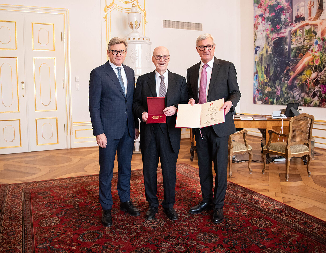 Wappenmedaillle in Gold für Ernst Mayer