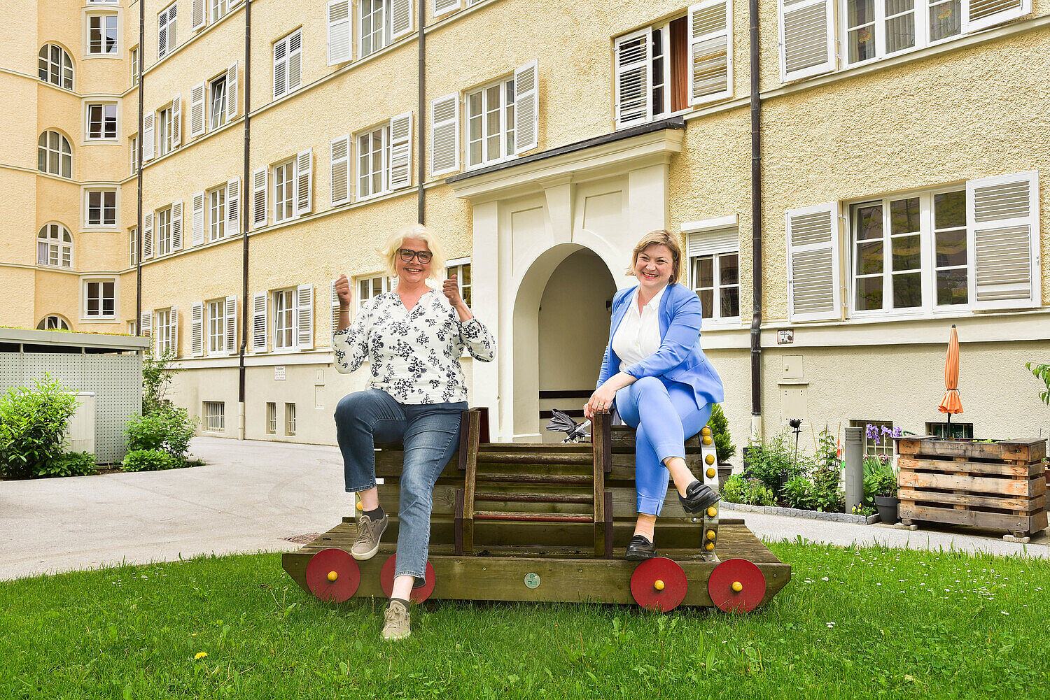 Die beiden Stadträtinnen Hagenauer und Schiester freuen sich: