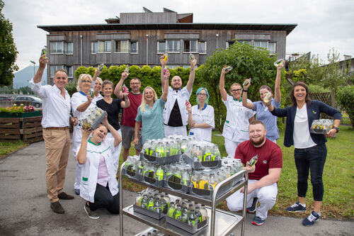 Getränkefirma spendet über 6.000 belebende Erfrischungs-Drinks