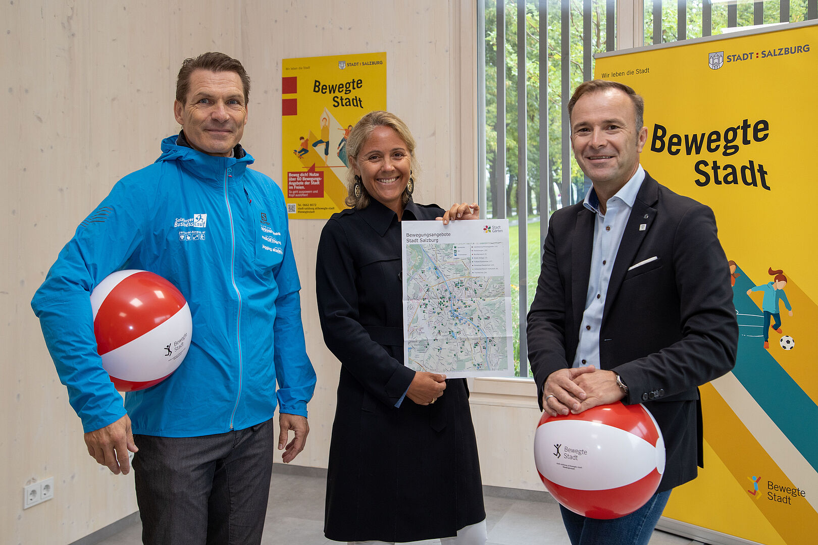 Bewegte Stadt-Mastermind Michi Mayrhofer mit Vize-Bgmin Barbara Unterkofler und Vize-Bgm Bernhard Auinger