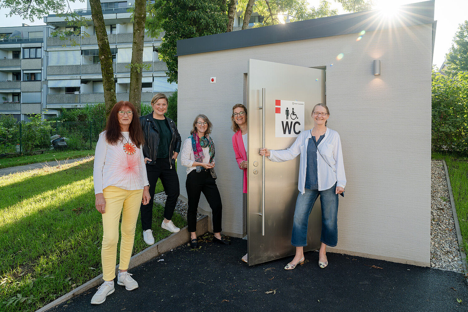 Das neue WC ist speziell für Frauen und Kinder eine große Erleichterung
