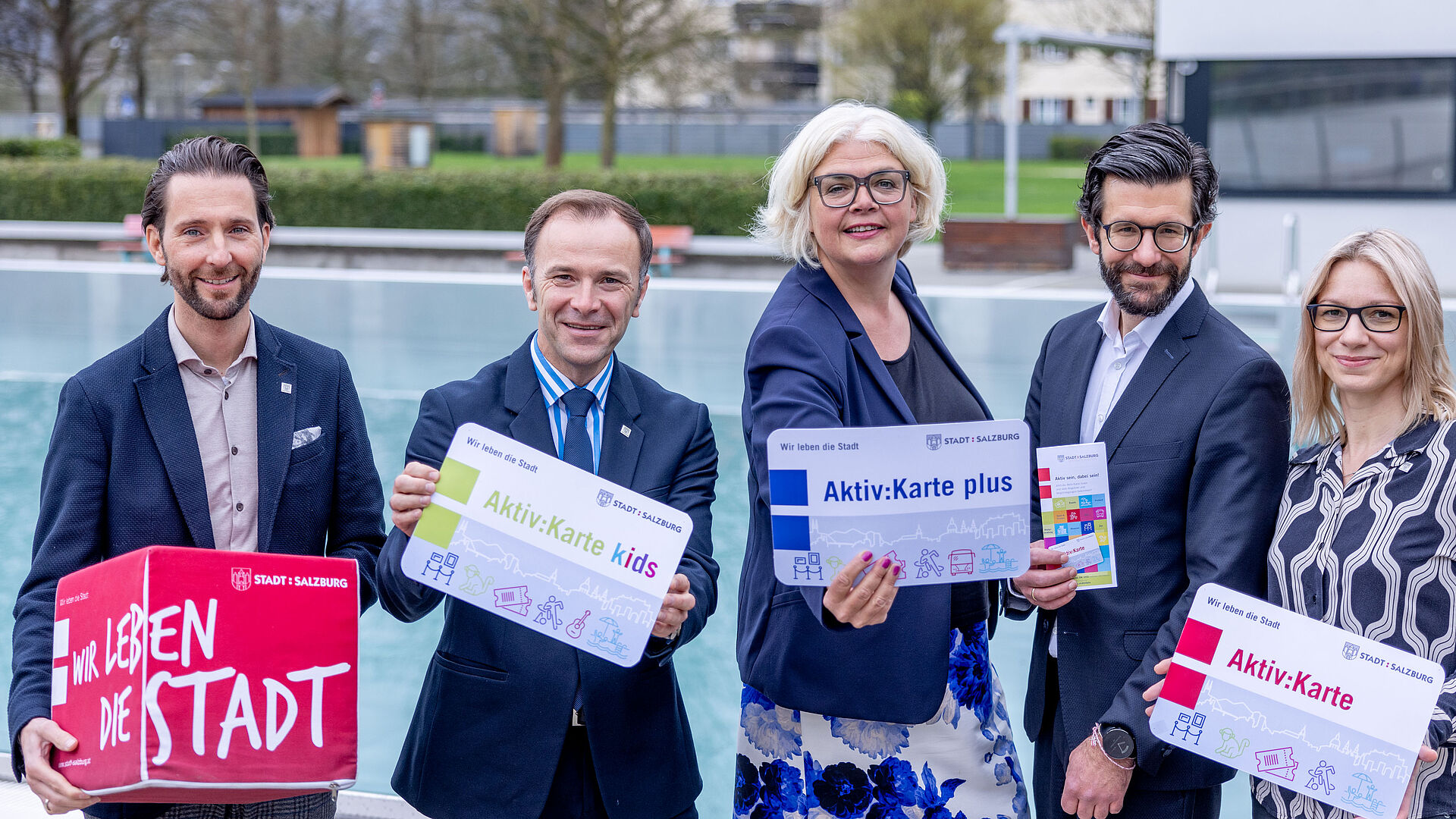 Präsentierten heute im AYA-Bad die neue Aktiv:Karte