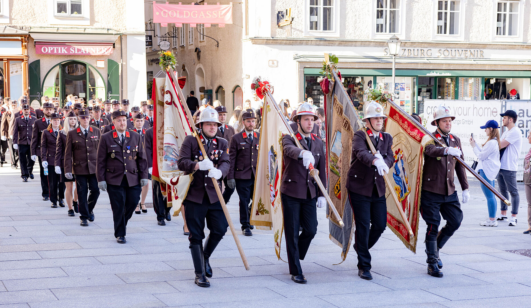 Festlicher Floriani-Umzug der Freiwilligen Feuerwehr