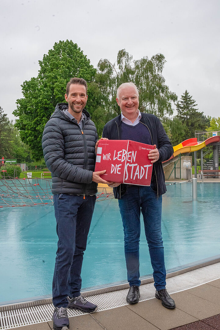 Vizebürgermeister Florian Kreibich (rechts) mit dem Leiter der städtischen Betriebe Roland Oberhauser im "Lepi" Lepi und Volksi starten in die neue Saison