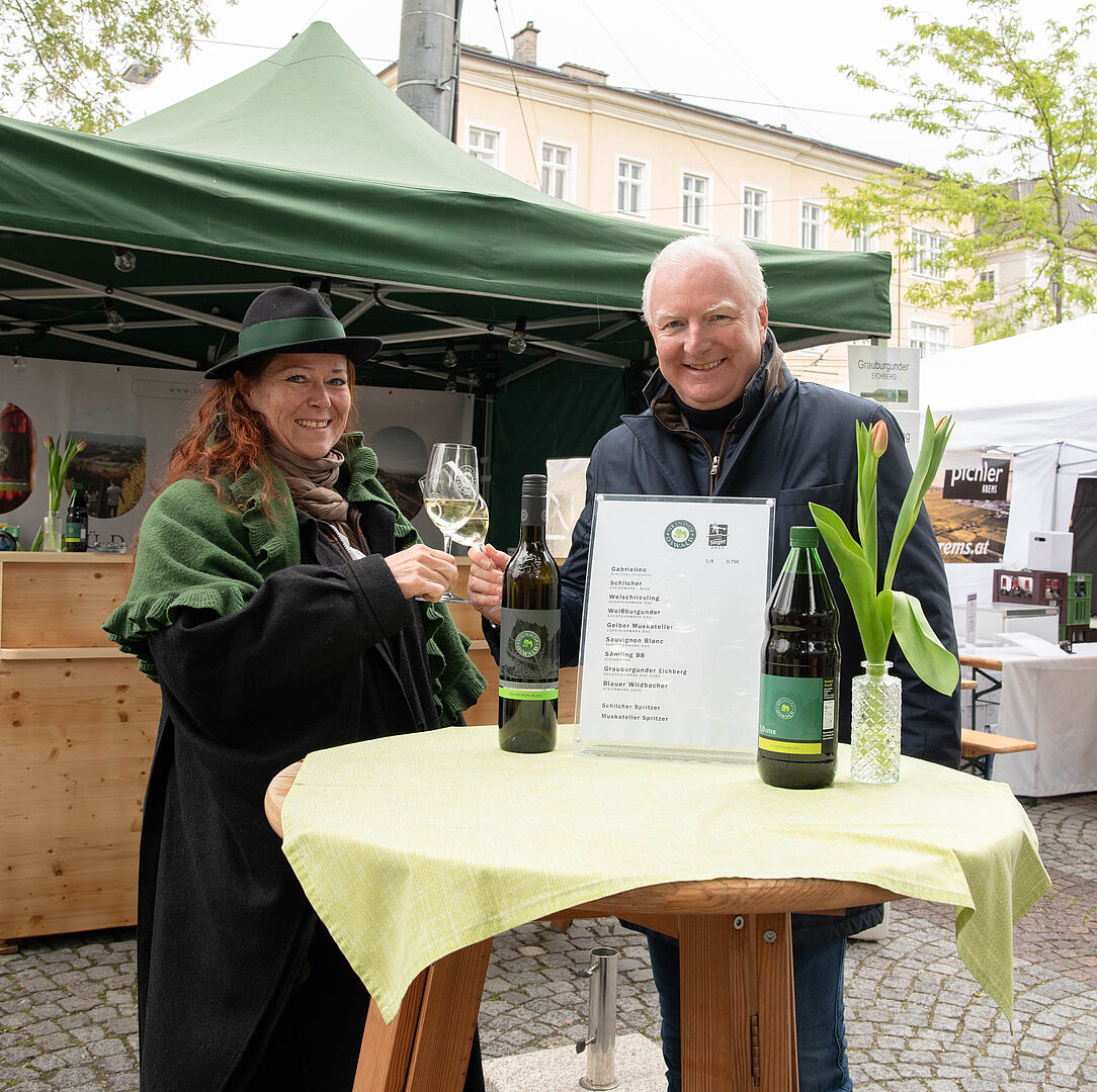Winzermarkt vor dem Schloss Mirabell