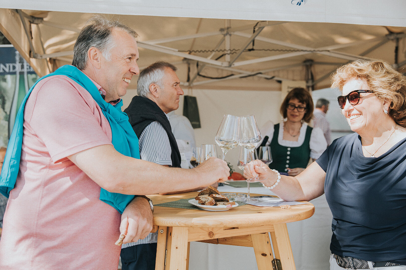 Winzermarkt vor dem Schloss Mirabell