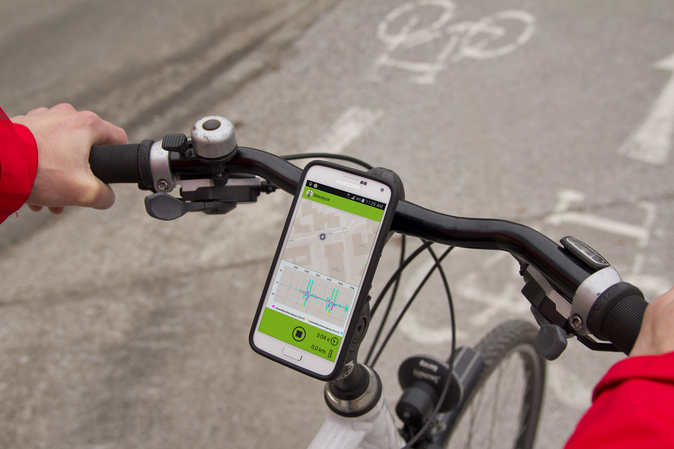 Mittels Sensorik zeichnete das Smartphone die Daten auf.
