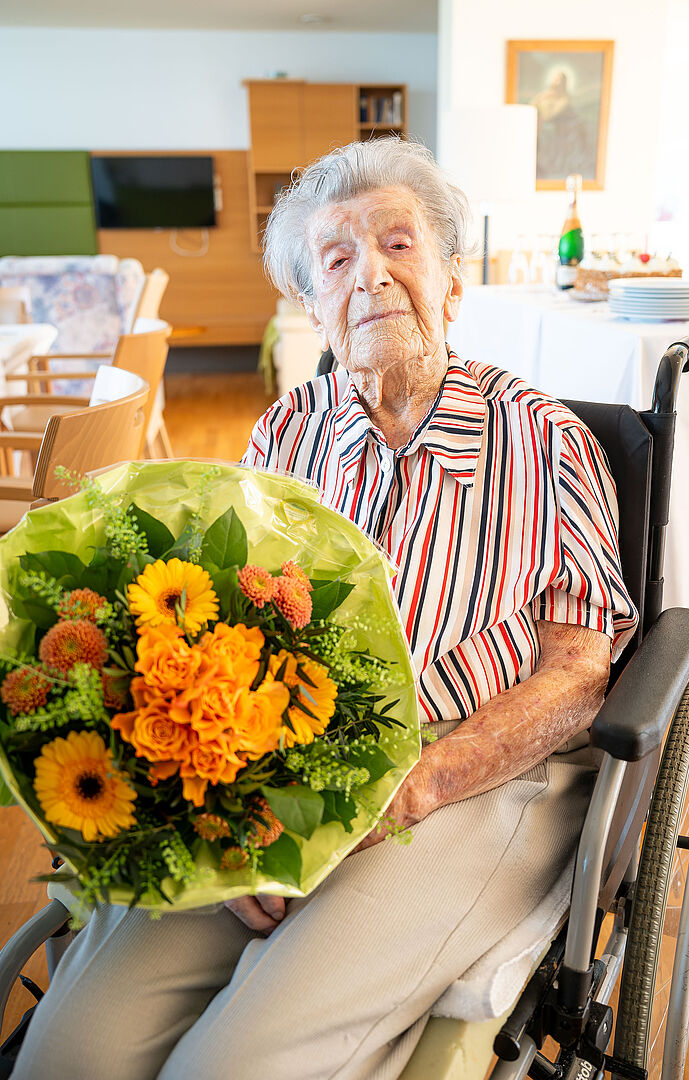 Dr. Ingeborg Schüller feierte ihren 100. Geburtstag