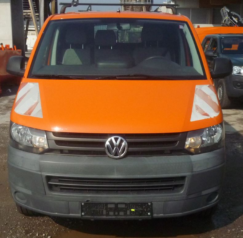 17 Fahrzeuge wie dieser Kastenwagen kommen unter den (sprichwörtlichen) Hammer.