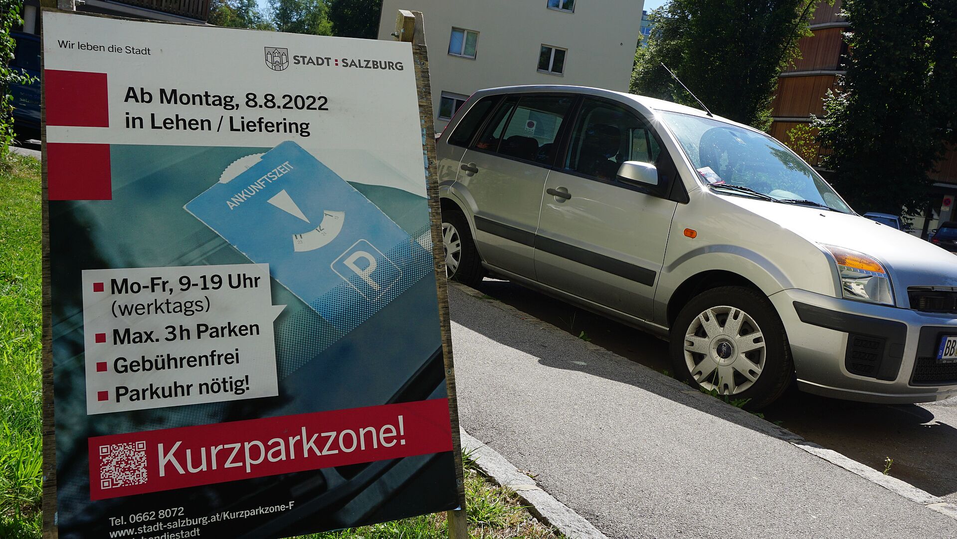 Gestraft wird in der ersten Woche noch nicht, die Autobesitzer:innen bekommen einen Info-Flyer.