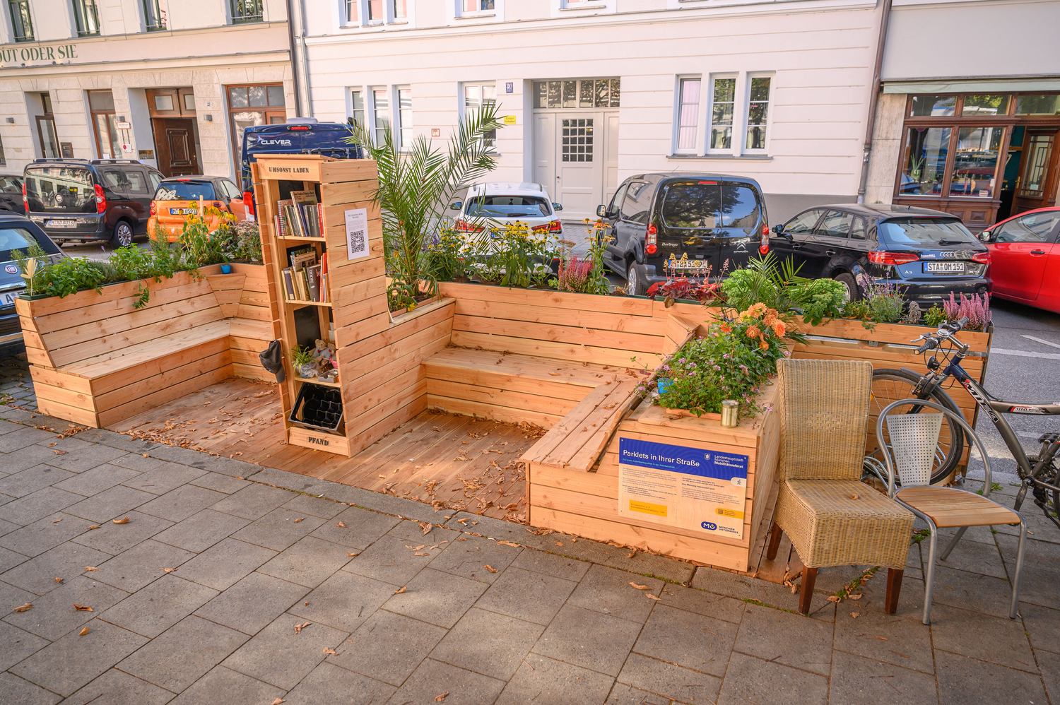 So oder so ähnlich wie hier in München könnte ein Parklet aussehen