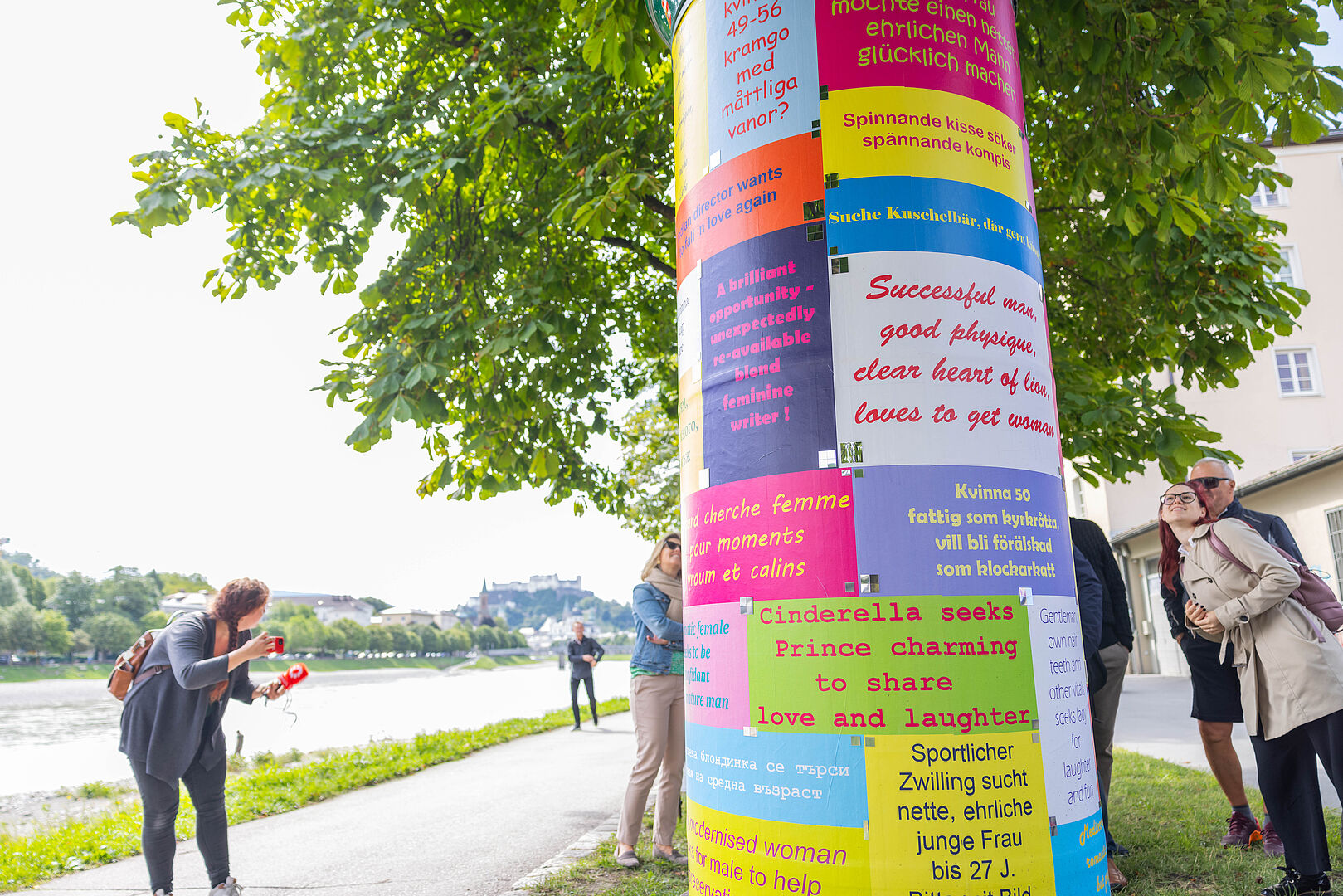 Zum zehnten Mal wird es heuer die Kunstlitfaßsäulen in der Stadt Salzburg im Sommer zu sehen geben