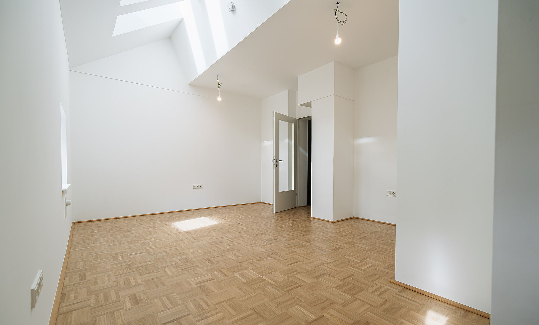 Im ehemaligen Seniorenwohnhaus Hellbrunn werden temporäre Arbeitsplätze für kreative Projekte zur Verfügung gestellt.