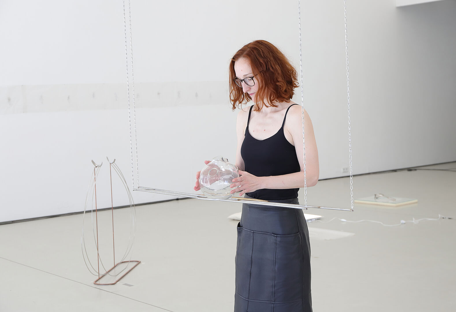 Von 7. Juni bis 20. Juli kann die Ausstellung SKINS (...these internal microphones; these external antennae) in der Stadtgalerie Lehen besichtigt werden.