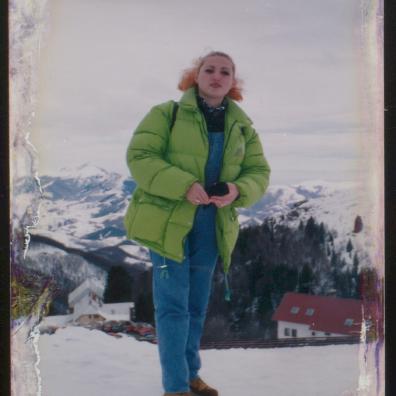 Frau in den Bergen