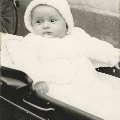 Baby in Kinderwagen