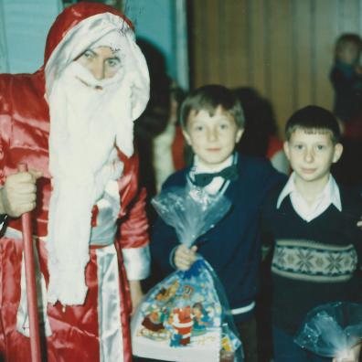 Besuch des "Onkel Frost" bei Kindern