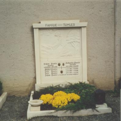 Grabstein am Friedhof