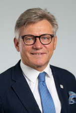 Dr. Maximilian Tischler